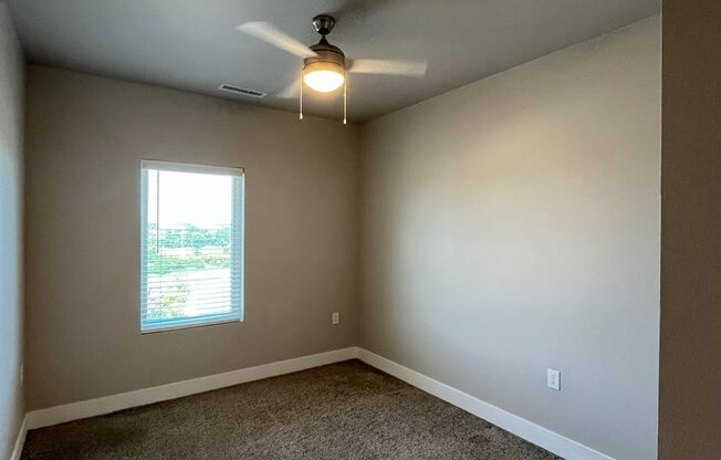 2 beds, 2 baths, 946 sqft, $1,550