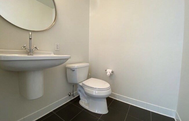 2 beds, 1.5 baths, 1,156 sqft, $5,200, Unit 910