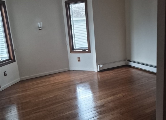 4 beds, 1 bath, 2,000 sqft, $3,800, Unit 1