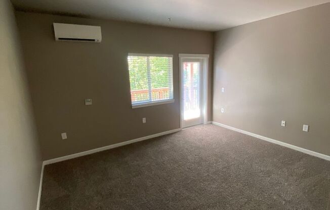 3 beds, 2 baths, 1,127 sqft, $1,790, Unit 107