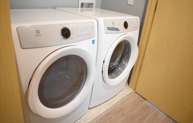 In Unit Washer and Dryer at Manor Way Apartments, Everett