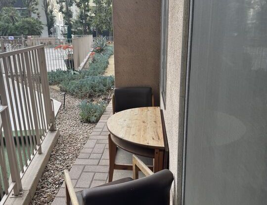 1 bed, 2 baths, 850 sqft, $3,900, Unit 209