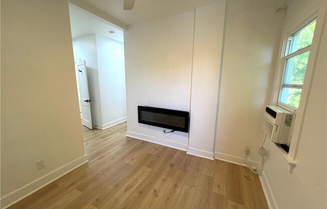 1557 W 36 PL