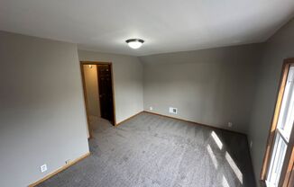 3 beds, 1 bath, $1,395