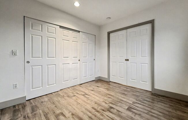 AVAILABLE NOW! Beautiful Queen Anne Condo with Puget Sound Views & Secure Parking!