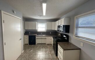 3 beds, 2 baths, $1,300