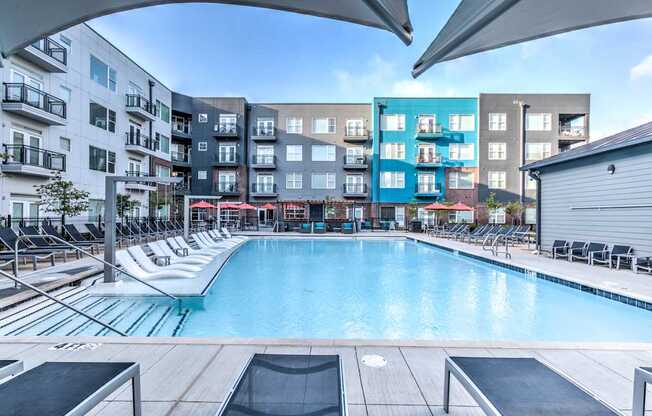 Highland Row Apartments in Memphis, TN