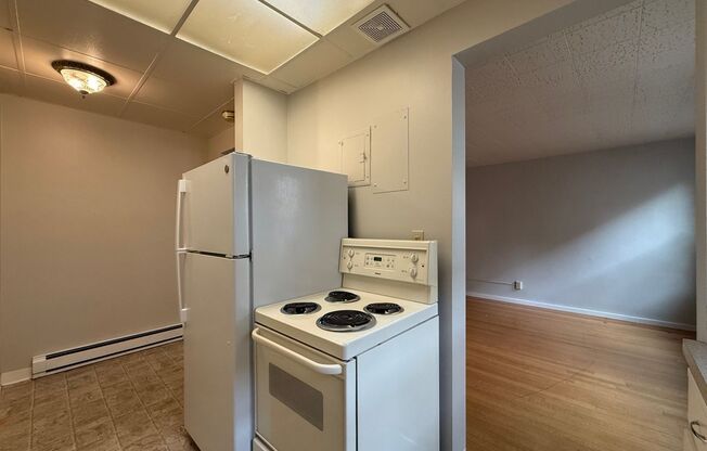 Studio, 1 bath, 510 sqft, $1,300, Unit 411