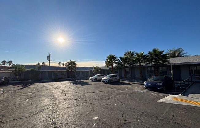 Gorgeous Studio w/ All Utilities Included located in Downtown Las Vegas! Move In Special