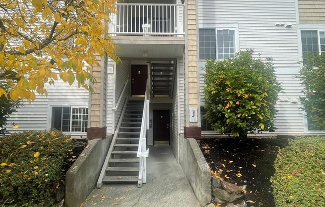 Sammamish - 3 BR, 2 BTH ground floor condo in Sundance at Klahanie