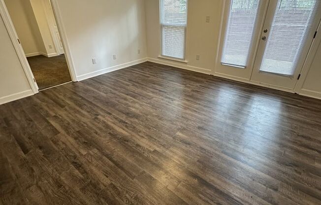 2 Bedroom 2 Bathroom Condo!