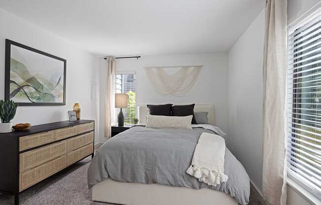 The Lakes Apartments