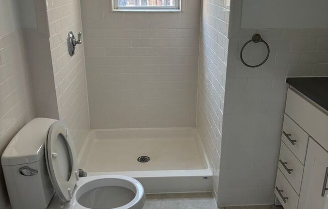 2 beds, 2 baths, 690 sqft, $2,400, Unit 109 Summer #116