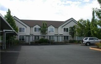 Nice 2 Bedroom, 2 Bath Apartment in Newberg- Pet Friendly!