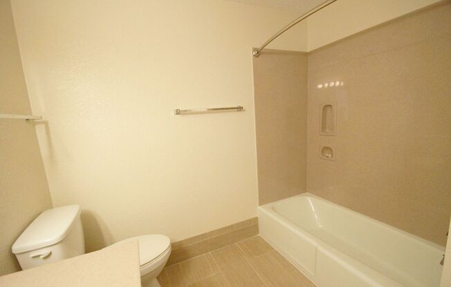 1 bed, 1 bath, 780 sqft, $1,374, Unit 213