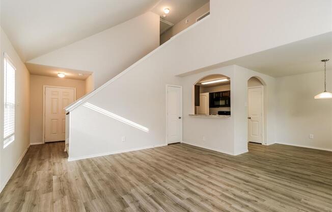 25259 SANITAS VLY DR