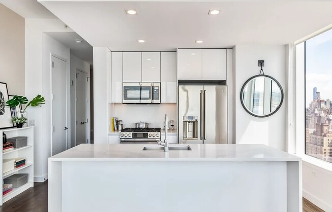 511 W 36 ST