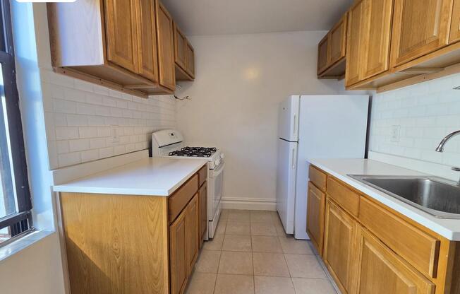 417 E 187 ST