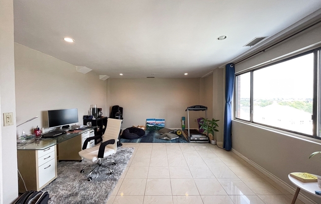 3 beds, 2 baths, 1,725 sqft, $4,100, Unit 802