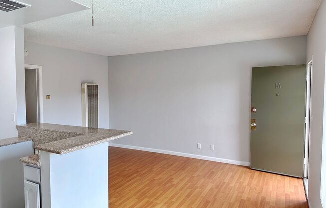 1 bed, 1 bath, 550 sqft, $1,675, Unit 55-16