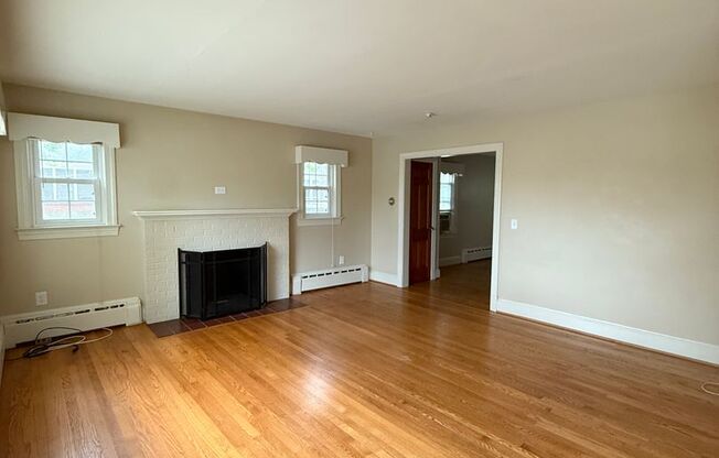 Spacious 3 Bed Duplex in Downtown Fredericksburg