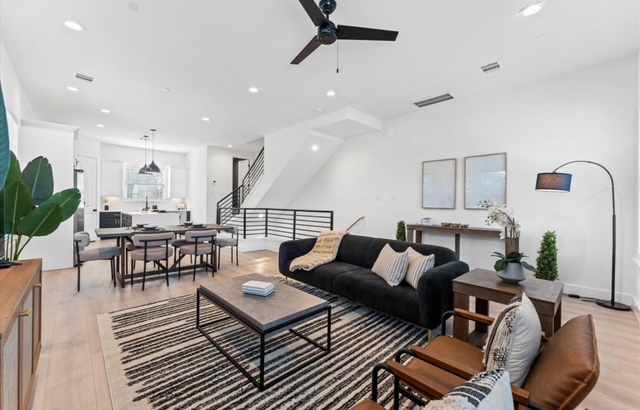 812 CURTIN