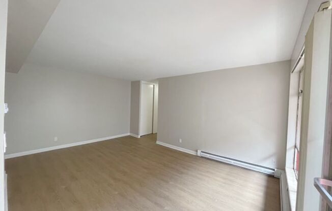 2 beds, 1 bath, 742 sqft, $1,950, Unit 602