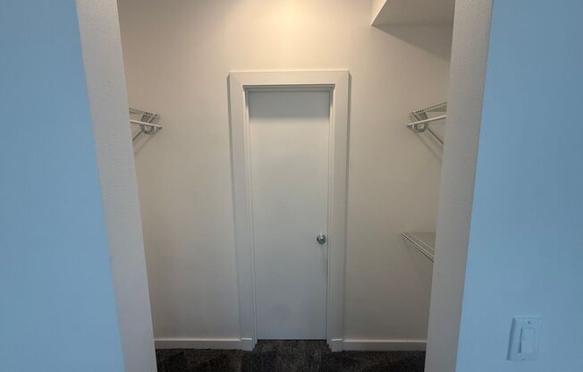 2 beds, 1 bath, 745 sqft, $2,095, Unit 8513-201