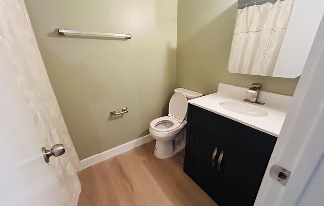 2 beds, 1 bath, $1,400