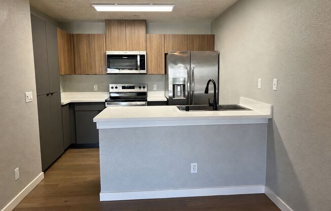 2 beds, 1 bath, 821 sqft, $2,760, Unit F022