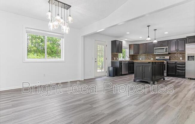 1716 EVERGREEN DR