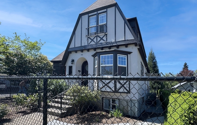 540 VAN BUREN ST