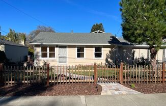 Spacious 2 bed 1 bath home in Mountain View. Close to downtown. Must See!
