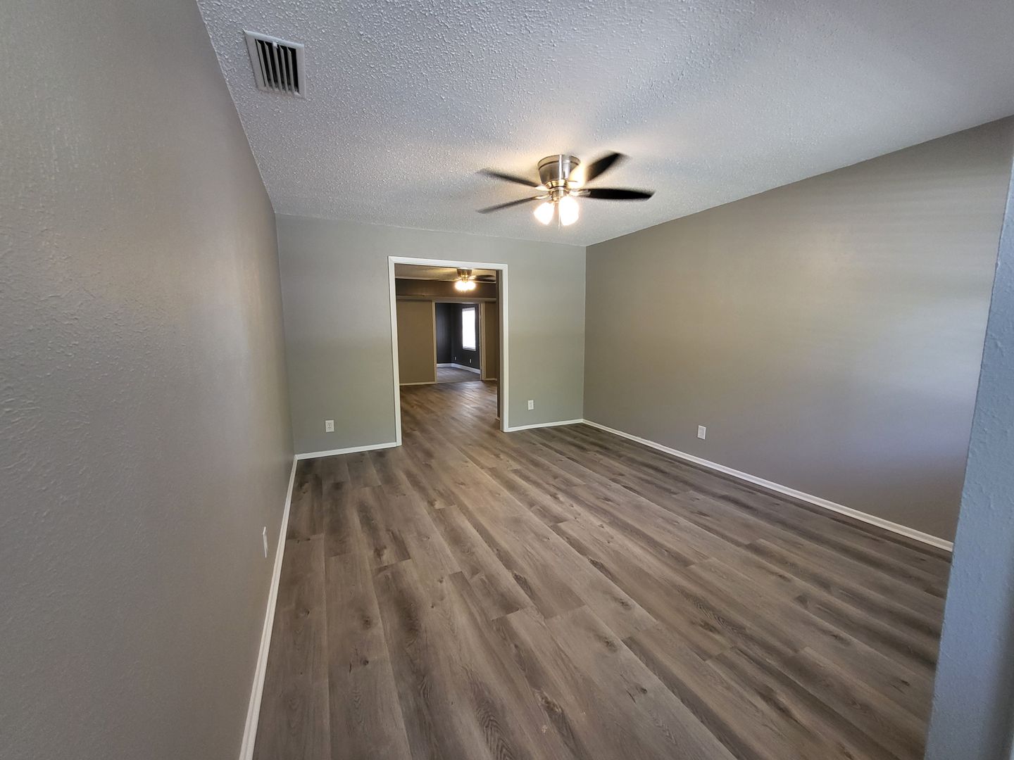 2110 REDBUD LN
