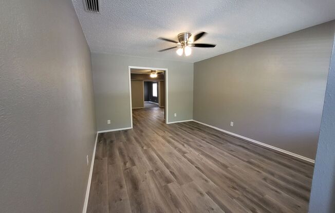 2110 REDBUD LN