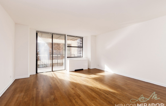1 bed, 1 bath, $4,400, Unit 28A