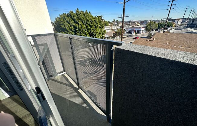 1 bed, 1 bath, 650 sqft, $3,200, Unit 403