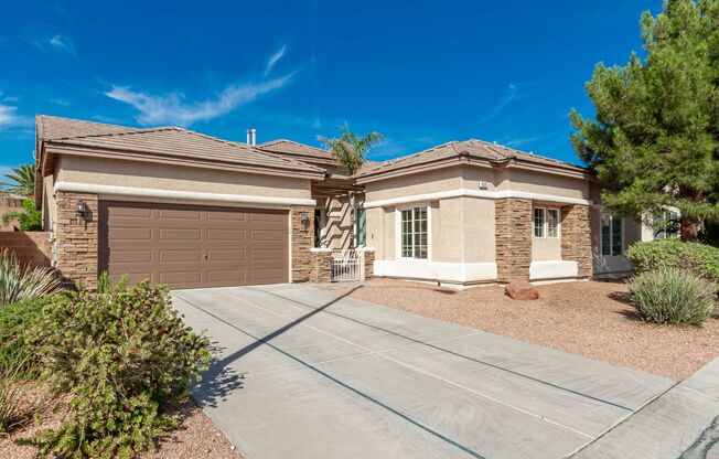 *FREE RENT THRU 1-1-26 FOR QUALIFIED APPLICANTS W/ IMMEDIATE MOVE IN*Highly upgraded single story home in gated community!