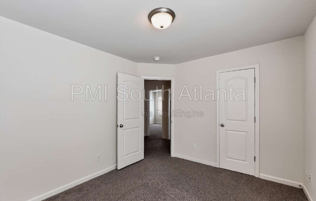 4 beds, 2.5 baths, 2,100 sqft, $1,950