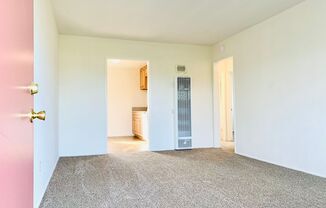 2 beds, 1 bath, $2,595, Unit 1954 1/2 Oliver Avenue