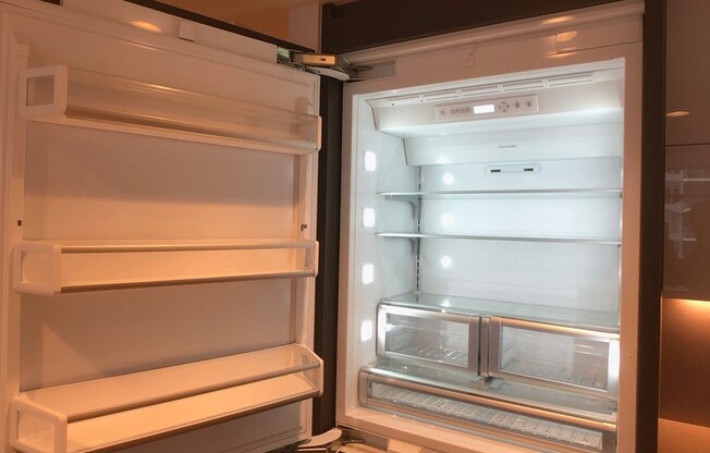2 beds, 2 baths, $4,300, Unit Unit 2401