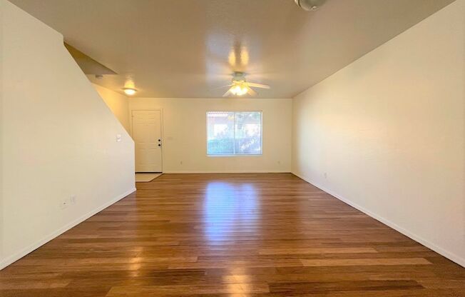 Two bdrm Townhome for RENT in Paradise Valley!