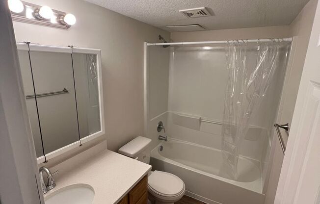 2 beds, 1 bath, 680 sqft, $875, Unit 1026A