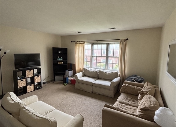 161 LAKESHORE RD