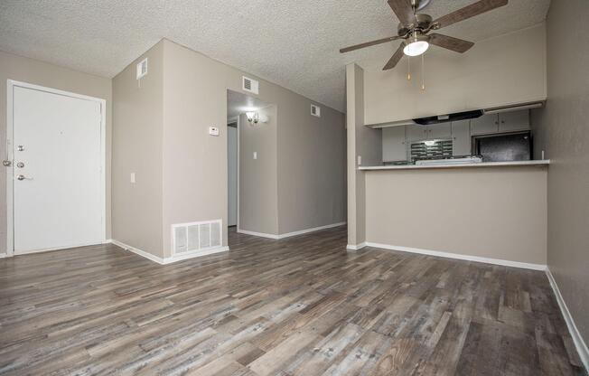 1 bed, 1 bath, 711 sqft, $1,140