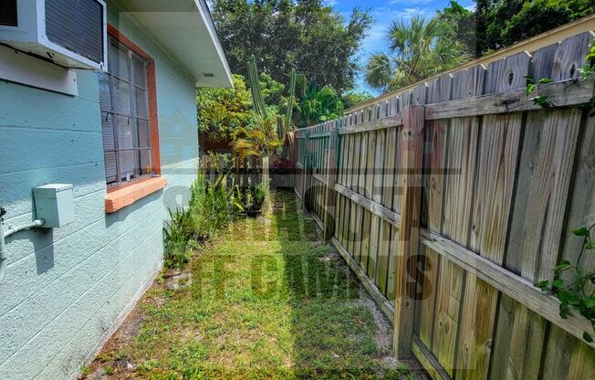 1 bed, 1 bath, $2,100, Unit 946 Unit A Full Home