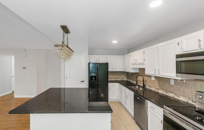 3 beds, 2 baths, $2,800