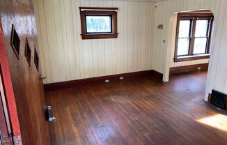 3 beds, 1 bath, $1,000