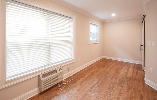 Studio, 1 bath, 350 sqft, $1,995, Unit 209