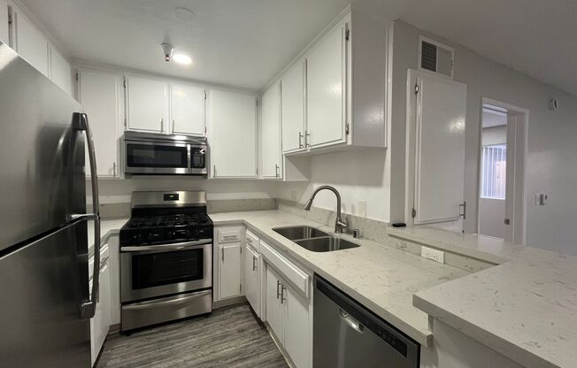 1 bed, 1 bath, 700 sqft, $1,998, Unit 107